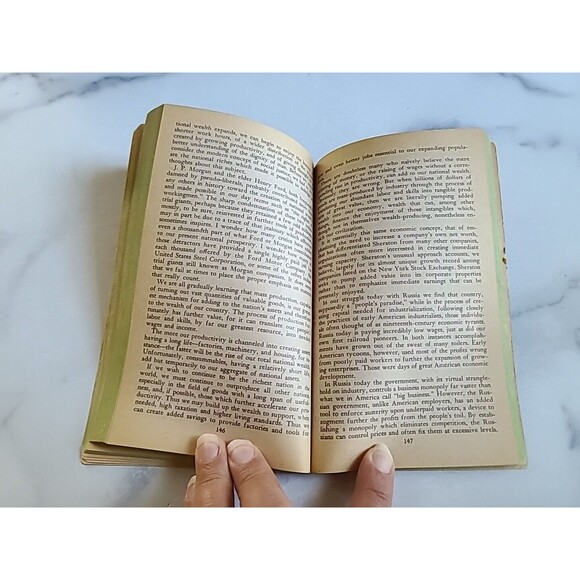 The World Of "Mr. Sheraton" By Ernest Henderson Paperback - Picture 7 of 10